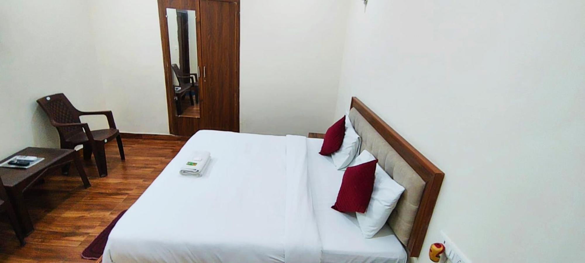 Luxury Rooms In Safdarjung Enclave Near Aiims & Safdarjung Hospital Нью-Дели Экстерьер фото