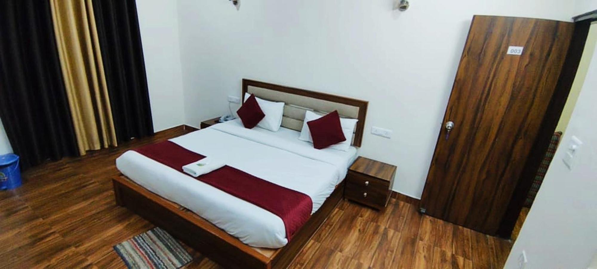Luxury Rooms In Safdarjung Enclave Near Aiims & Safdarjung Hospital Нью-Дели Экстерьер фото