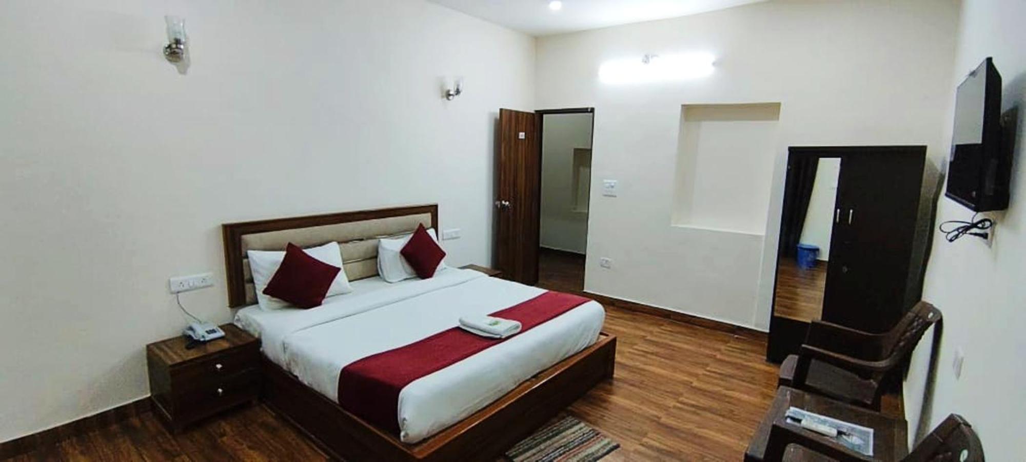 Luxury Rooms In Safdarjung Enclave Near Aiims & Safdarjung Hospital Нью-Дели Экстерьер фото