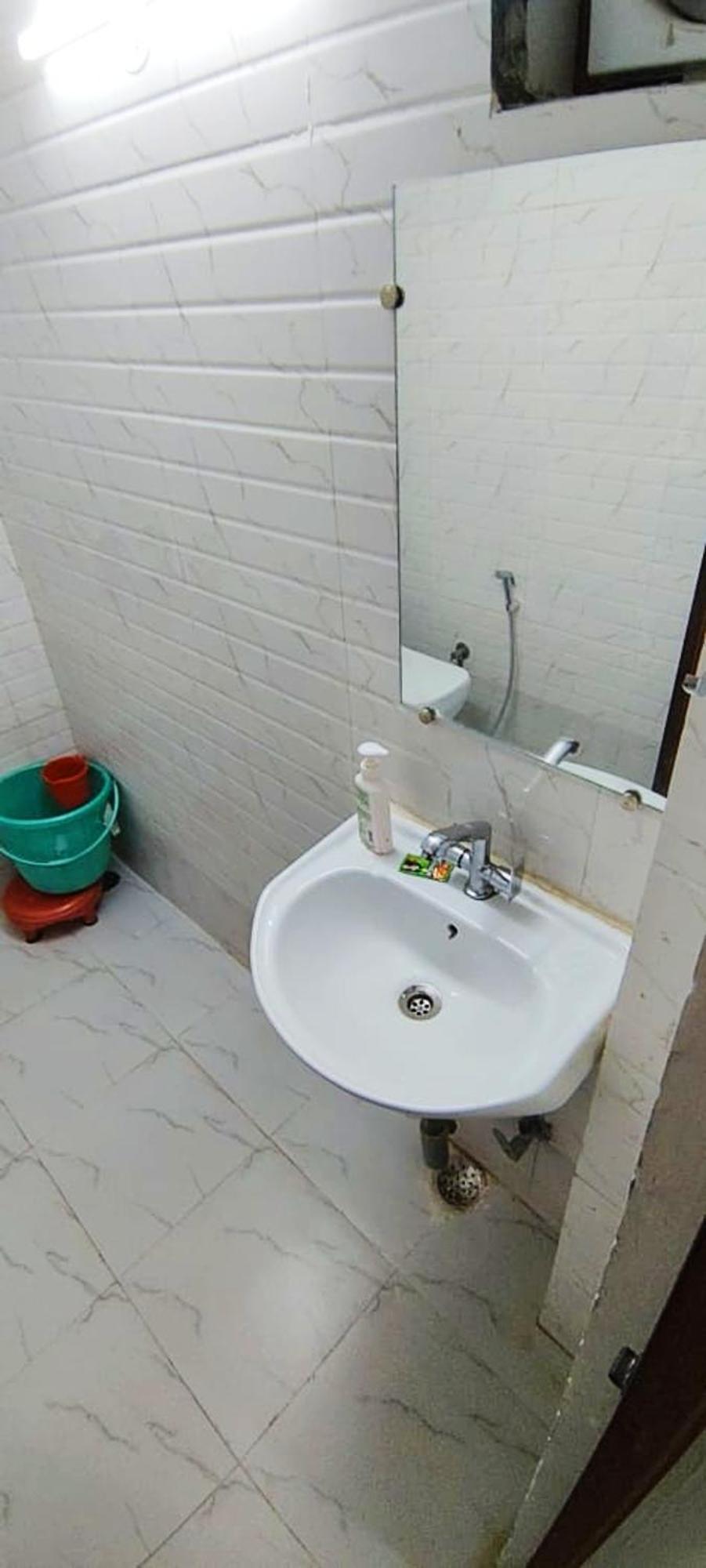Luxury Rooms In Safdarjung Enclave Near Aiims & Safdarjung Hospital Нью-Дели Экстерьер фото