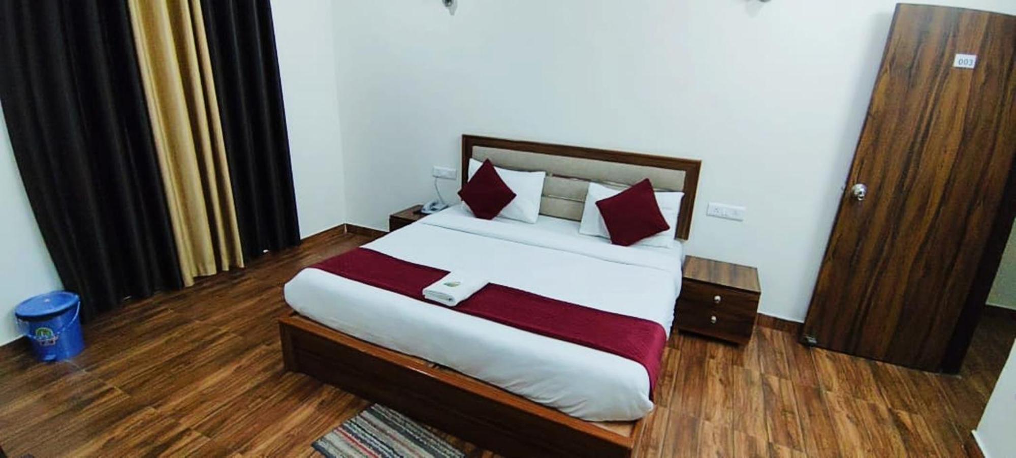 Luxury Rooms In Safdarjung Enclave Near Aiims & Safdarjung Hospital Нью-Дели Экстерьер фото